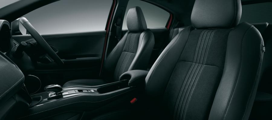 Интерьер Honda Vezel Hybrid RS 2018 года  (JP) (фото 6 из 11)